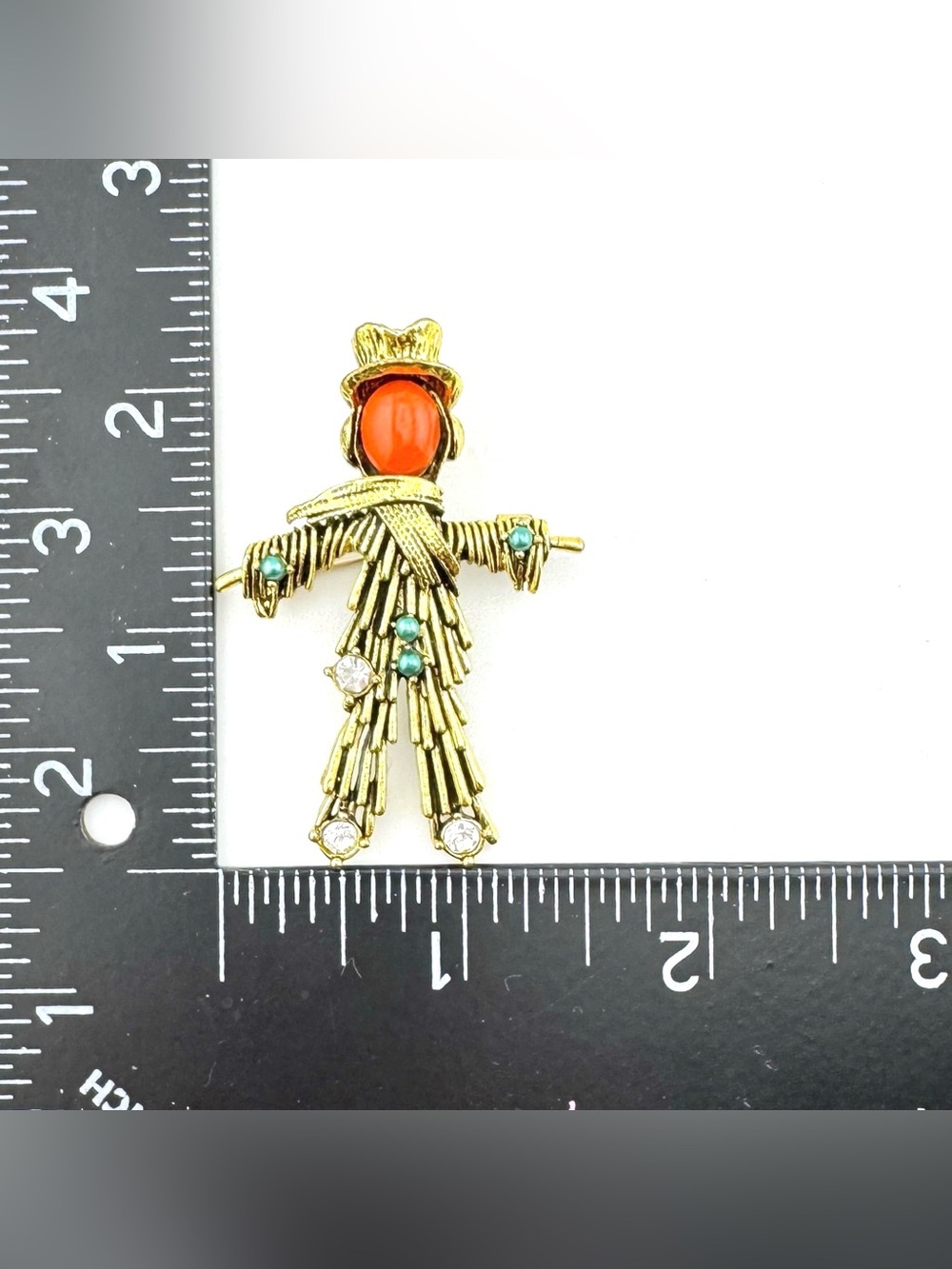 Scarecrow Brooch - Picture 5 of 5